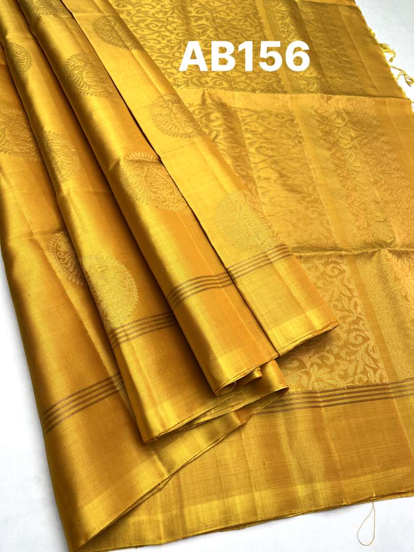 Beautifull Handloom Soft Silk Bhutta saree in Yellow Color