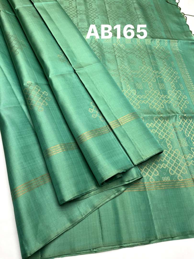 Beautifull Handloom Soft Silk Kolam saree in Mint Green