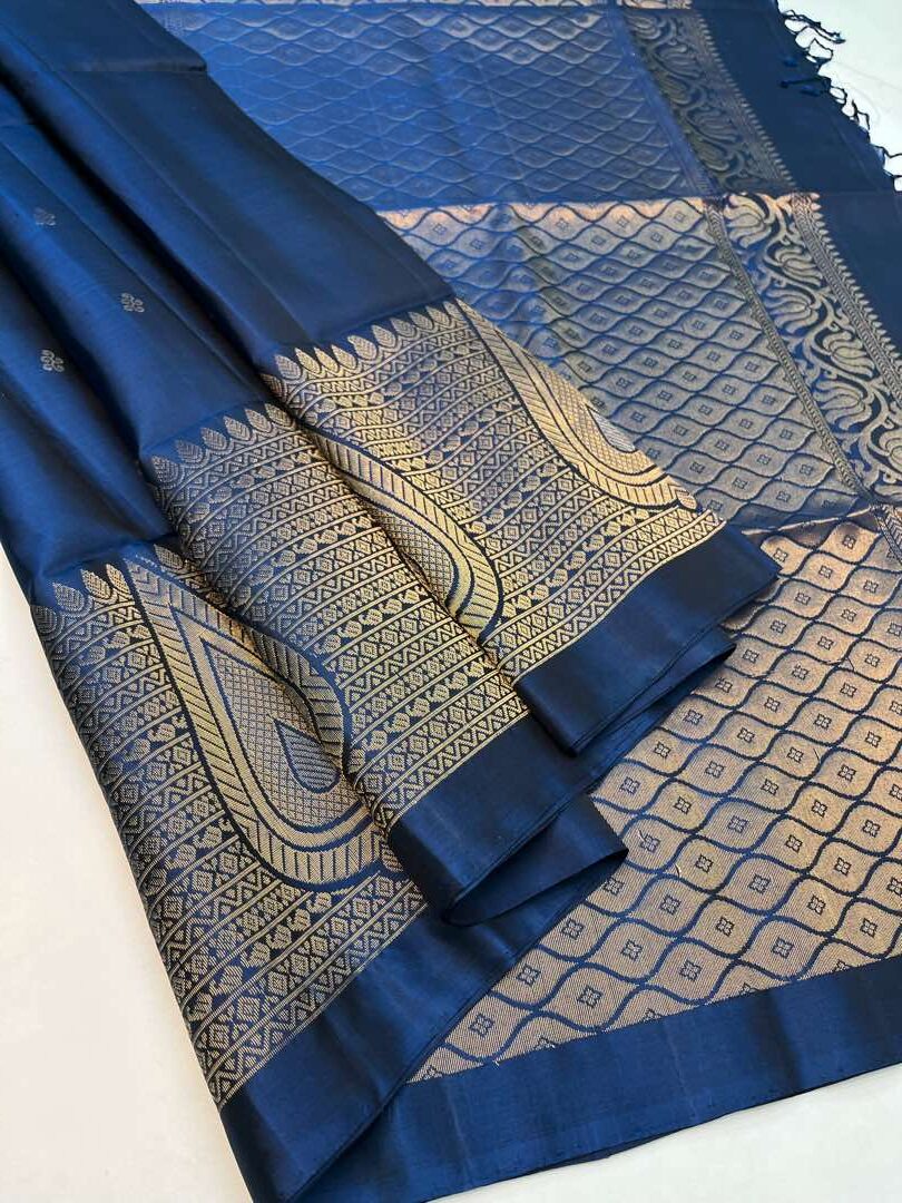 Beautiful Handloom Soft Silk Turning Border saree in Peacock Blue