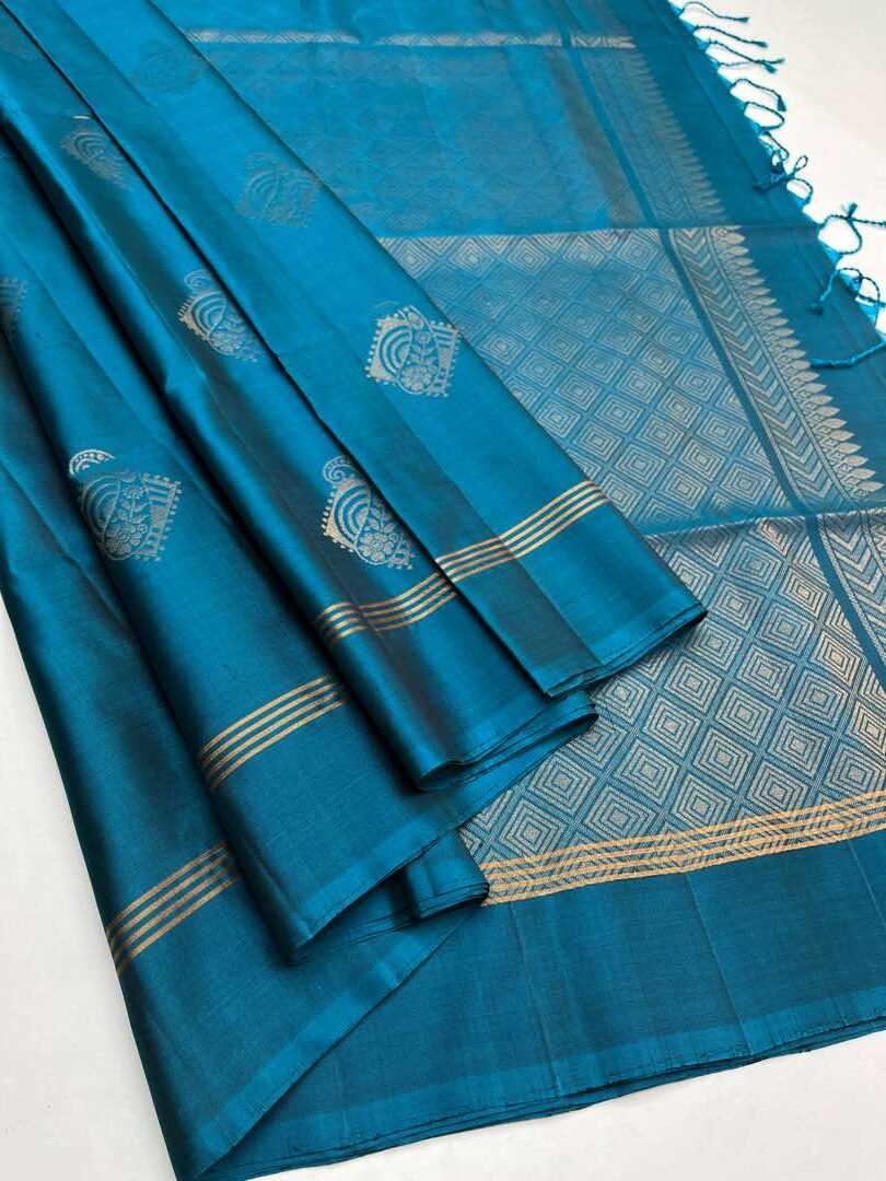 Beautiful Handloom Soft Silk Bhutta saree in Teal Blue