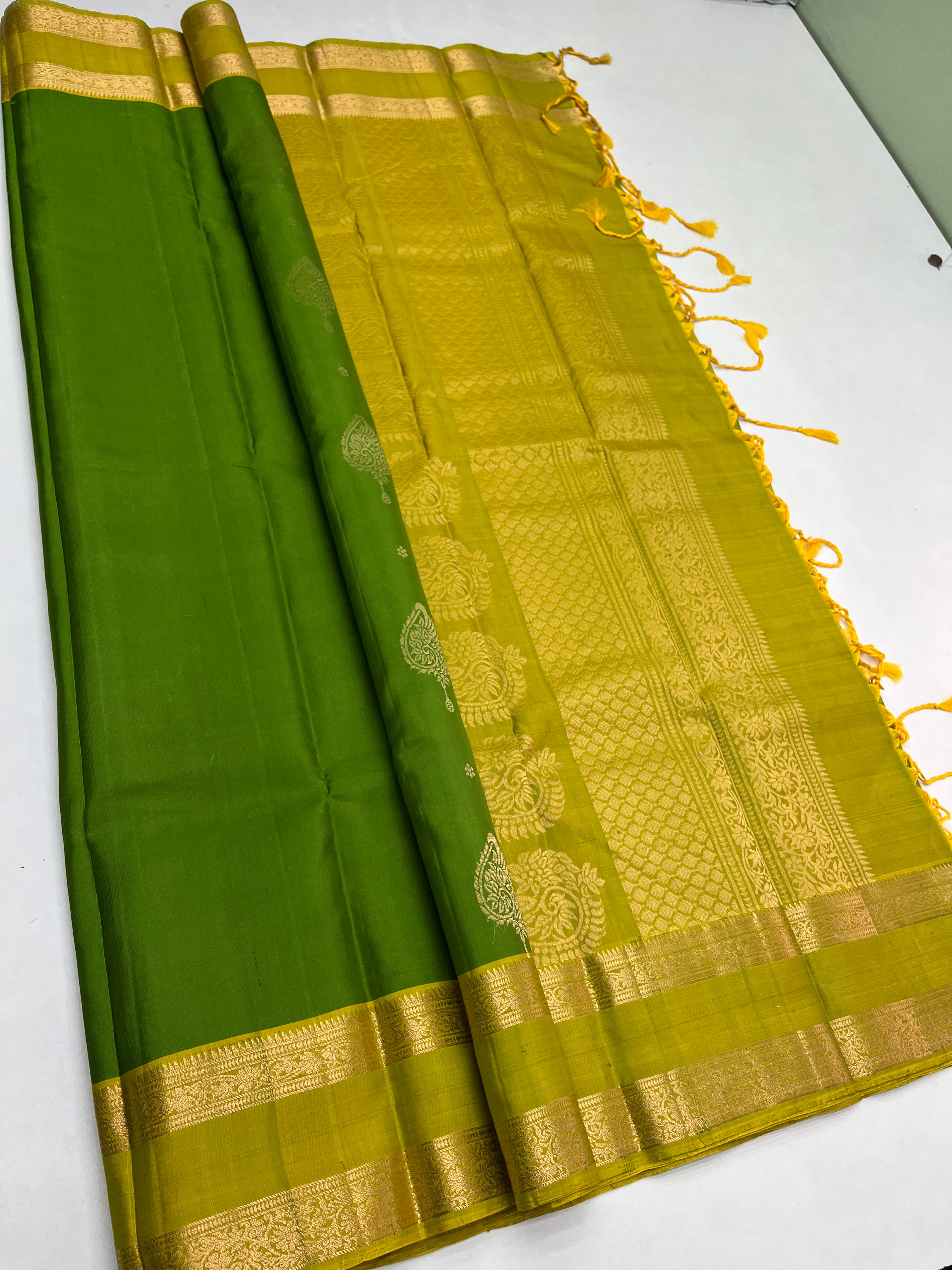 GREEN COLOR - SOFT SILK SAREE