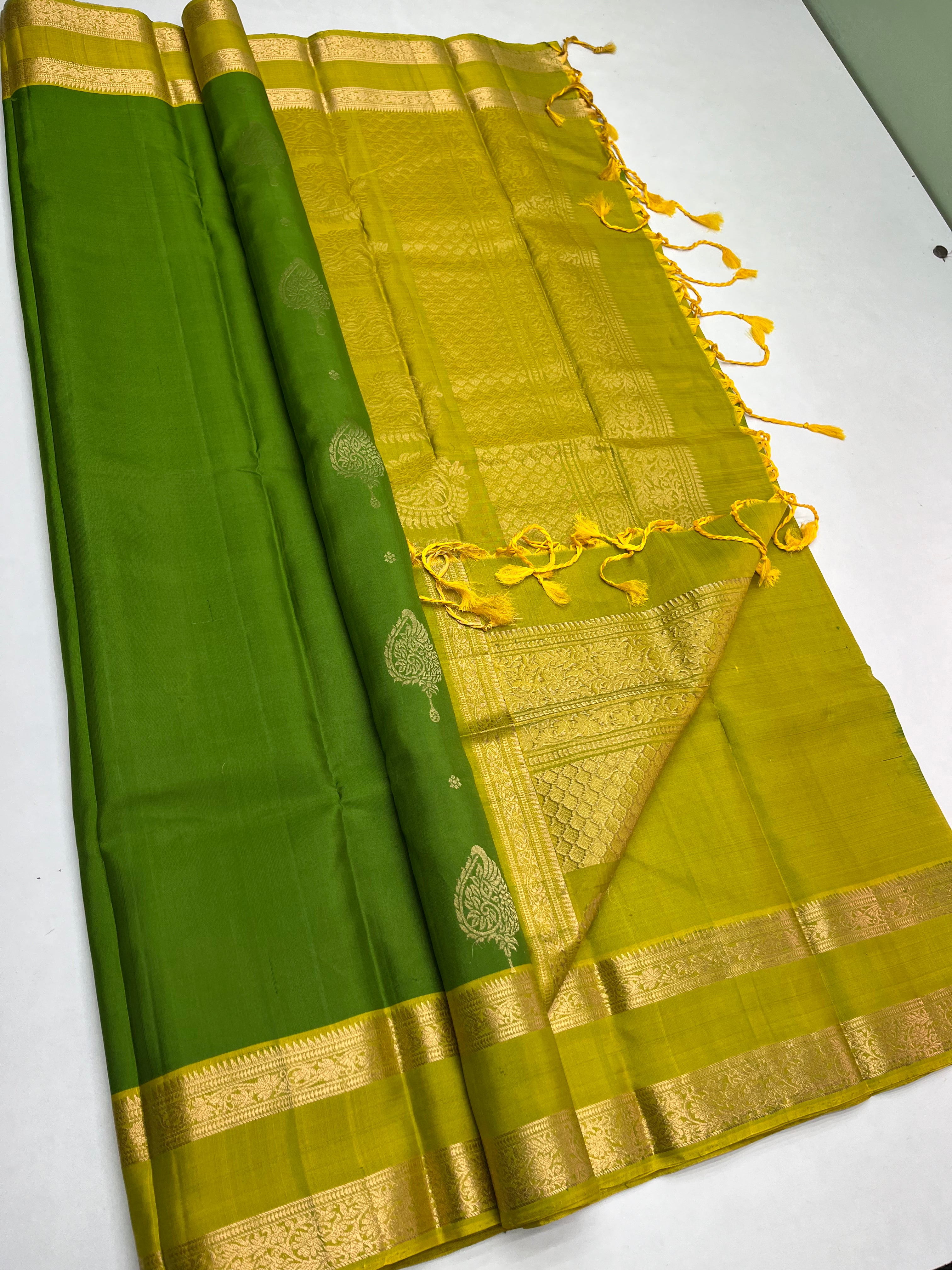 GREEN COLOR - SOFT SILK SAREE