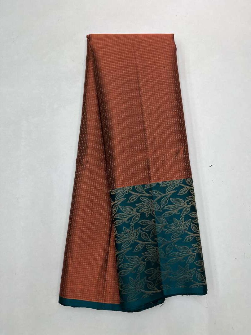 Beautiful Handloom Soft Silk Checked saree in Orange with Teal Green