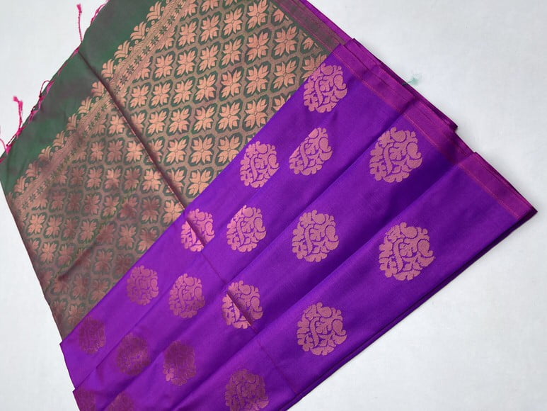 Semi soft silk Bhutta saree in Purple with Arakku Green color