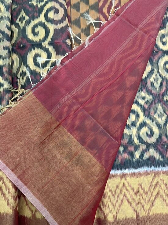 Pochampally Ikkat Kora Cotton Saree