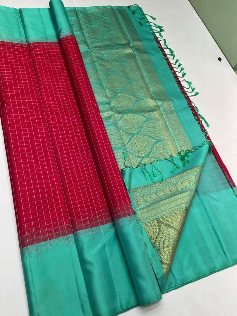 Beautiful Handloom Pure Soft Silk Checked Sareein Fancy Bhutta-Reddish Pink with Aqua Blue