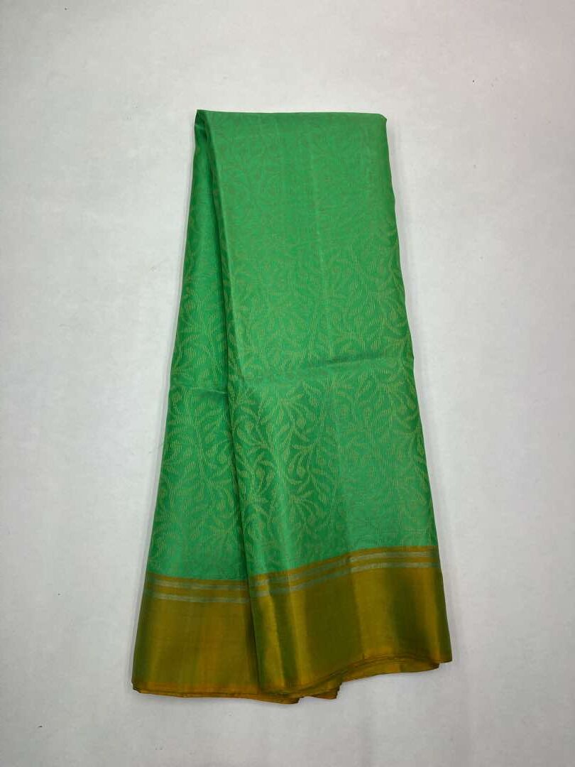 Beautiful Handloom Soft Silk Bridal saree in Green with Greenish Yellow