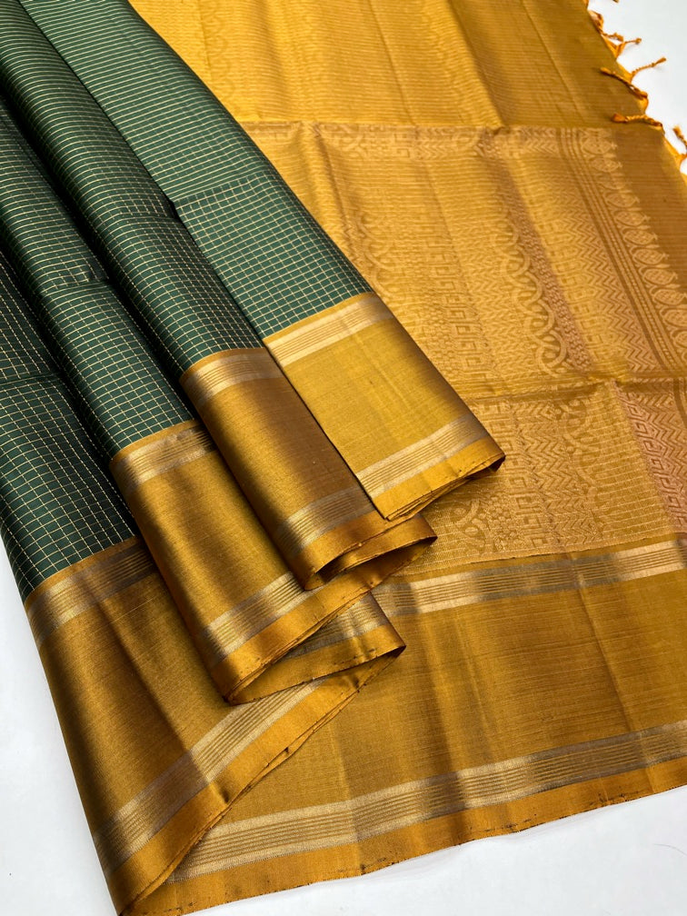 Dark Green & Vendhayam - Soft Silk Saree