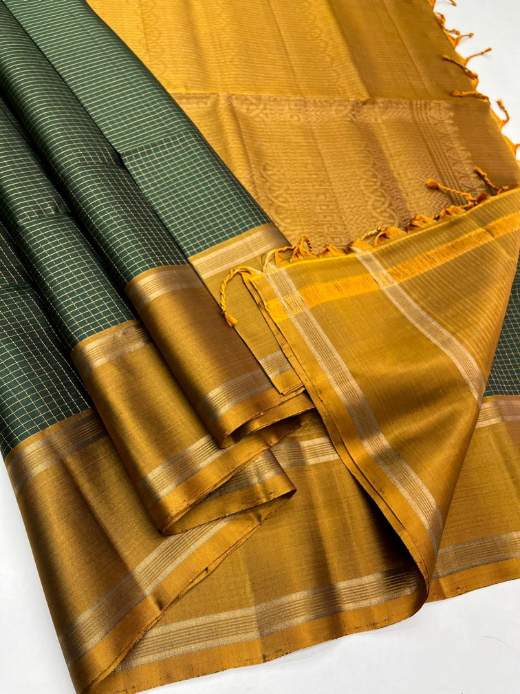 Dark Green & Vendhayam - Soft Silk Saree