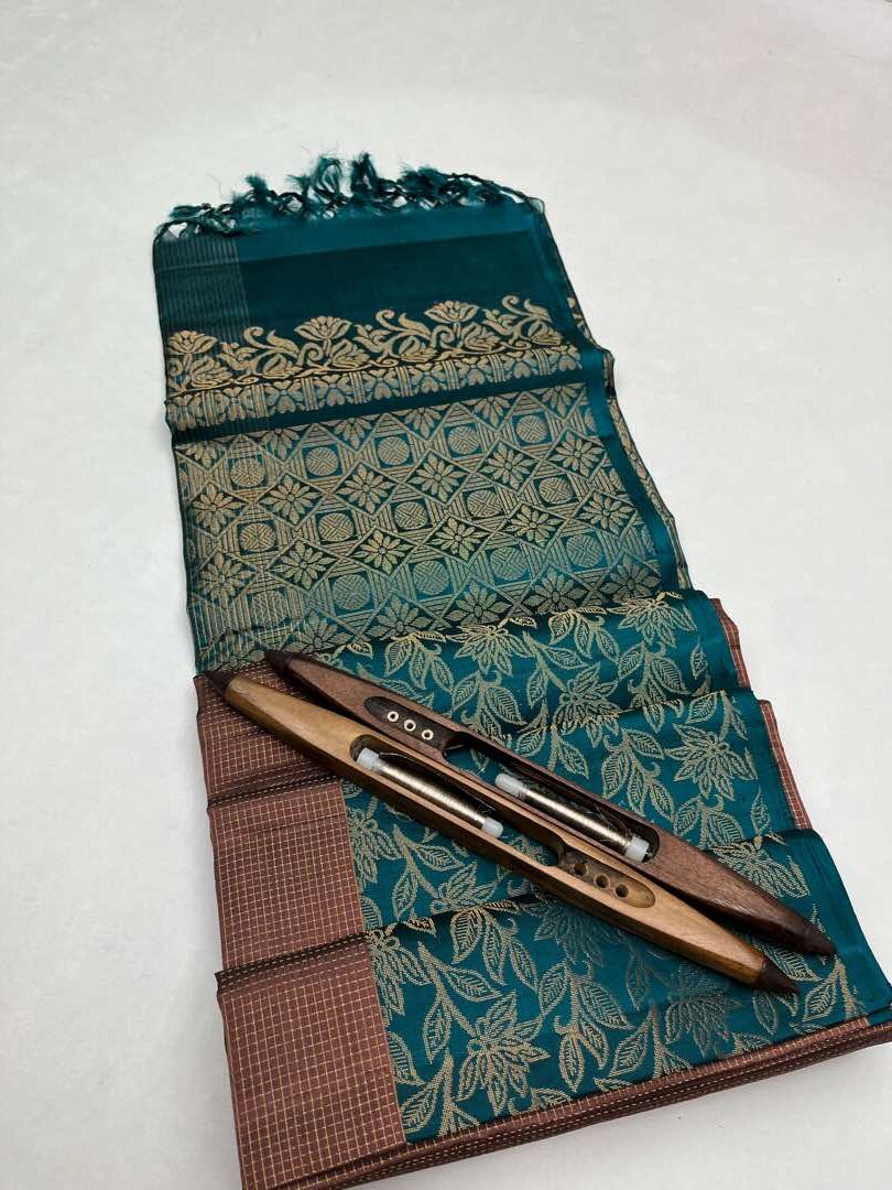 Beautiful Handloom Soft Silk Checked saree in Chocolate Brown with Teal Green