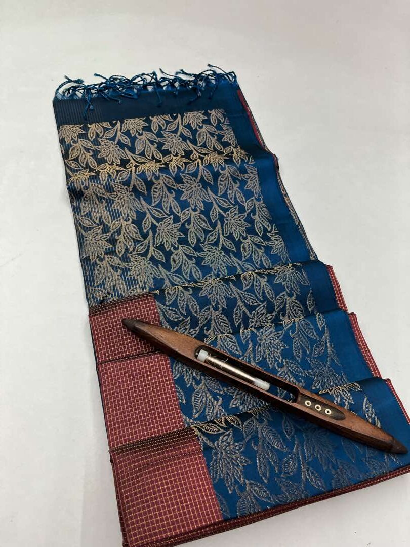 Beautiful Handloom Soft Silk Checked saree in Brown with Teal Blue