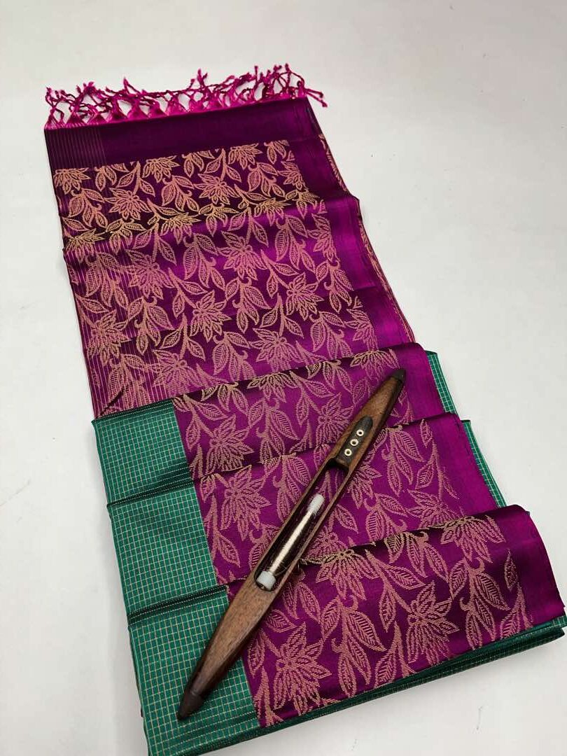 Beautiful Handloom Soft Silk Checked saree in Teal Green with Magenta Pink