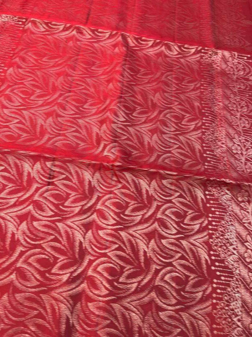 Beautiful Handloom Soft Silk Bridal saree in Maroon colour