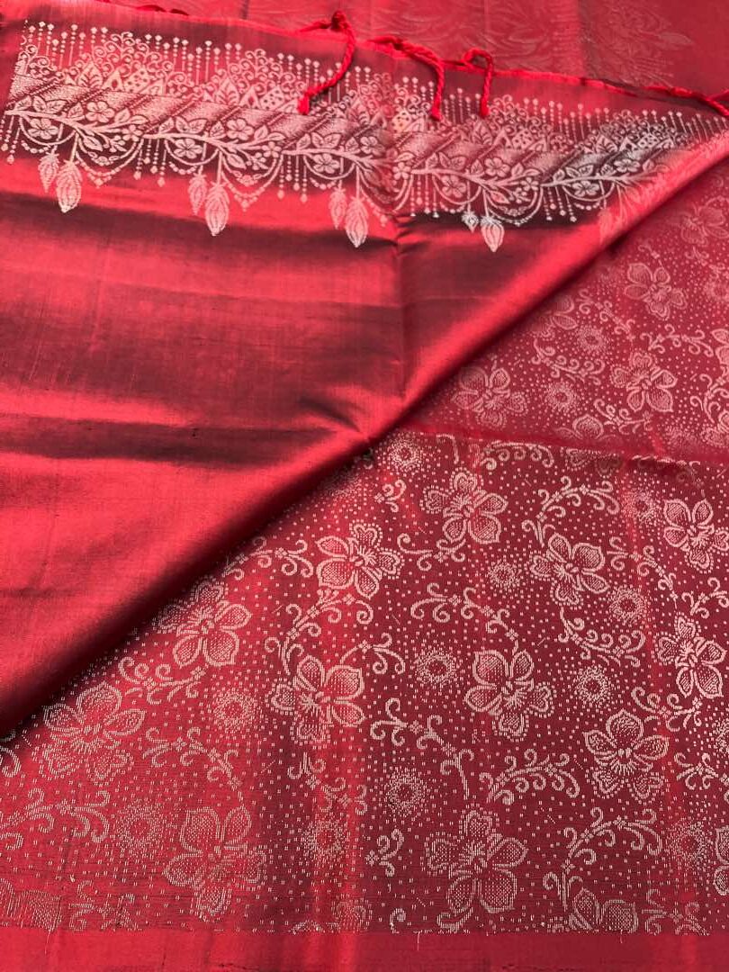 Beautiful Handloom Soft Silk Bridal saree in Maroon colour