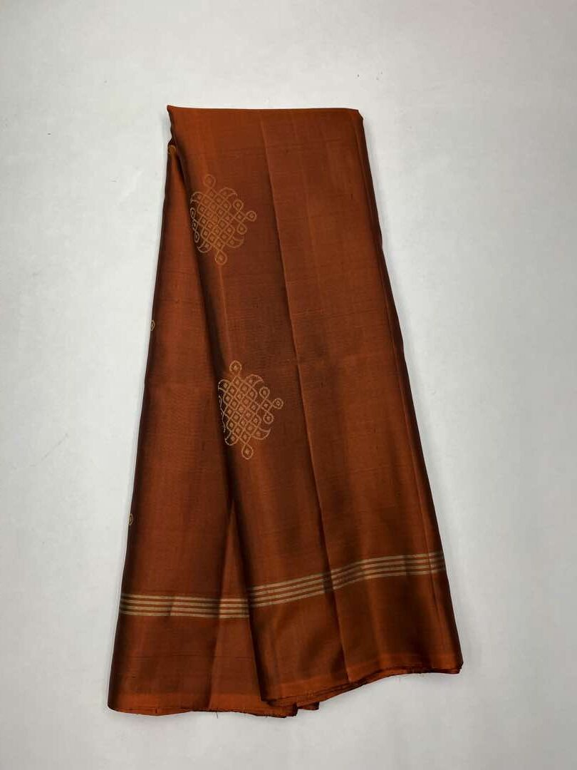 Beautiful Handloom Soft Silk Kolam saree in Honey color