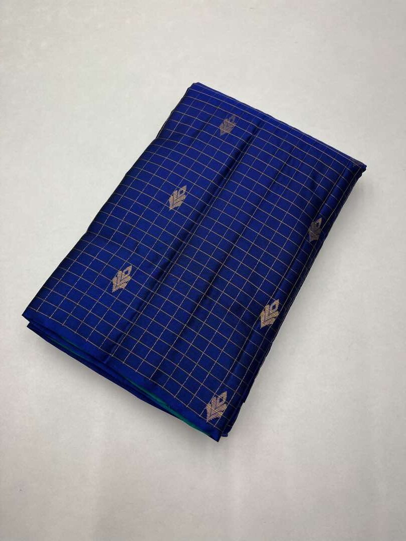 Beautiful Handloom Soft Silk Checked Design saree in Blue with Sea Blue