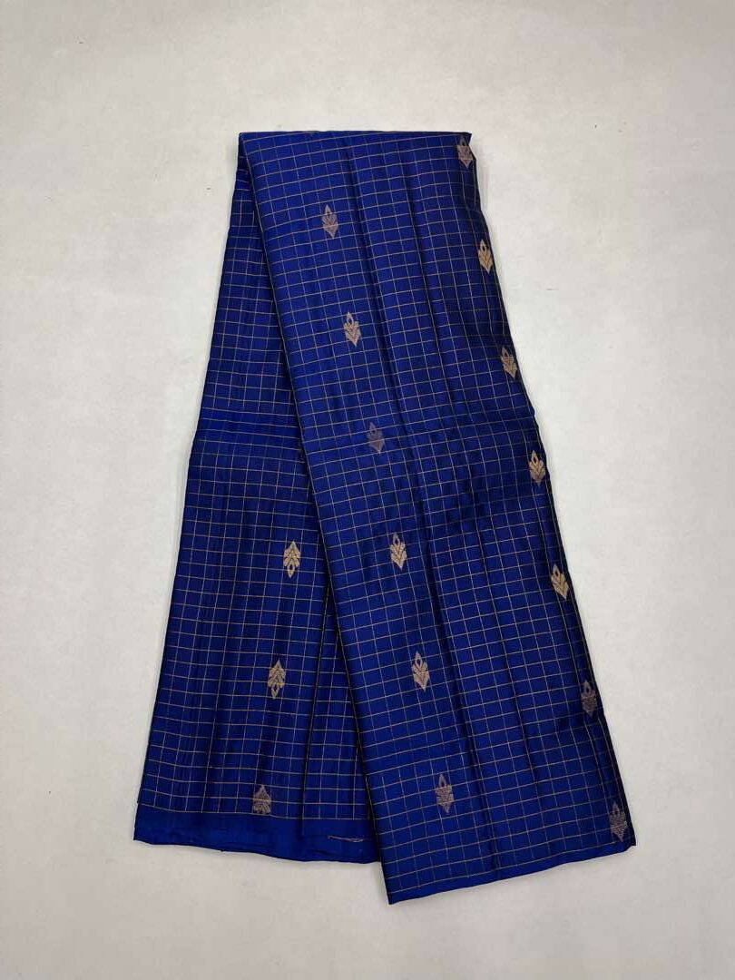 Beautiful Handloom Soft Silk Checked Design saree in Blue with Sea Blue