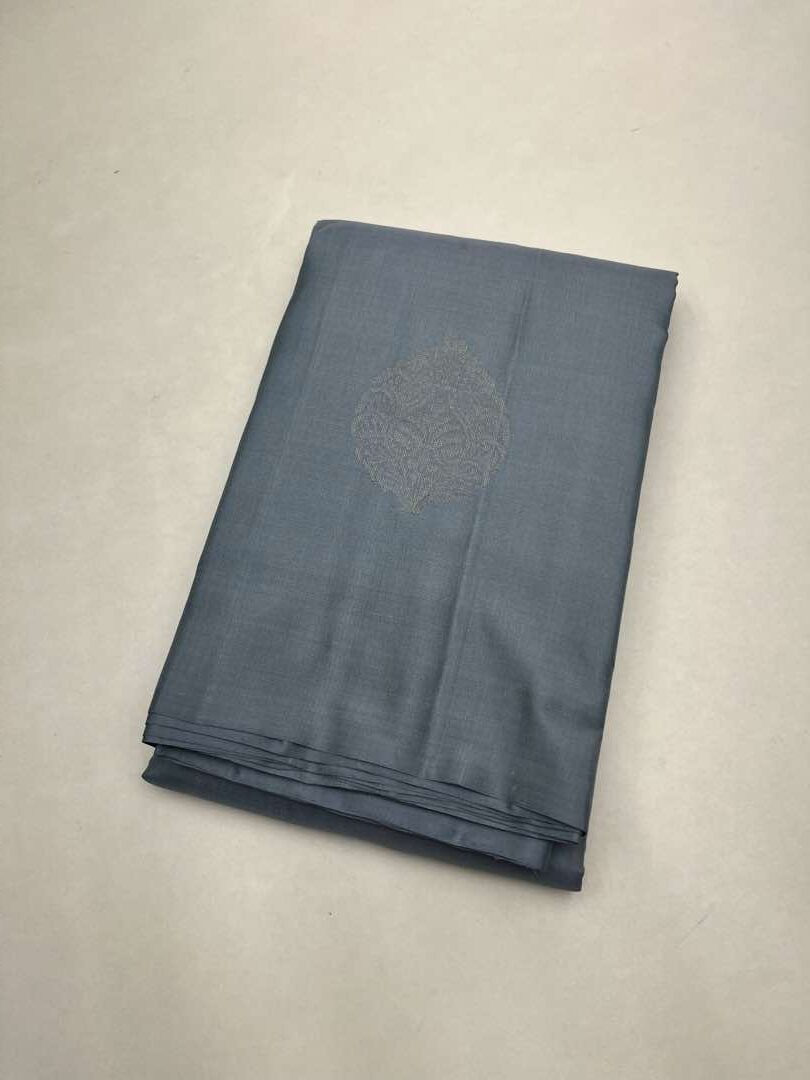 Beautiful Handloom Soft Silk Bhutta saree in Grey Color