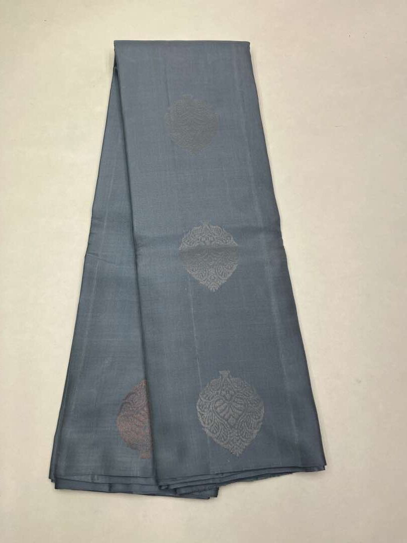 Beautiful Handloom Soft Silk Bhutta saree in Grey Color