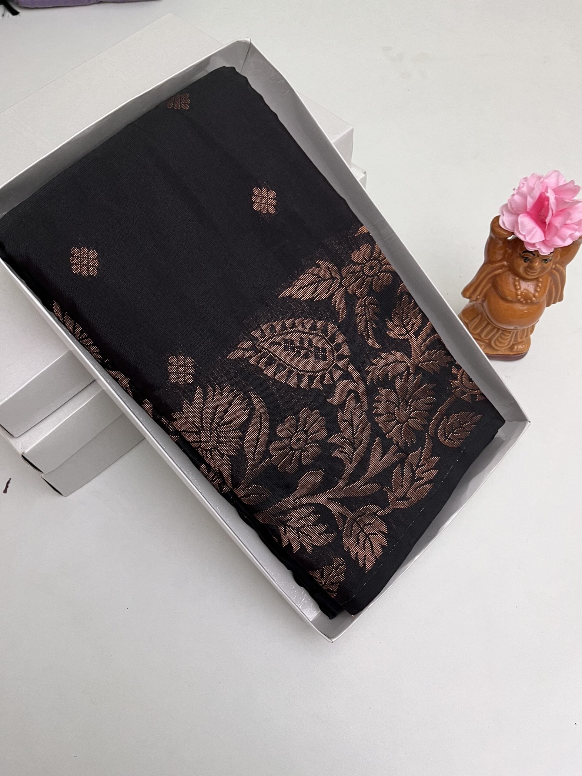 Soft Cotton Double side Turning boder saree in  Black color