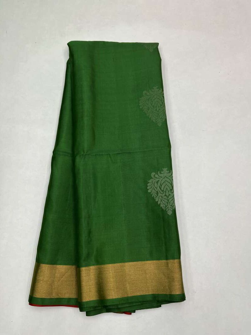 Beautiful Handloom Soft Silk Bhutta saree in Light Green with Red Color