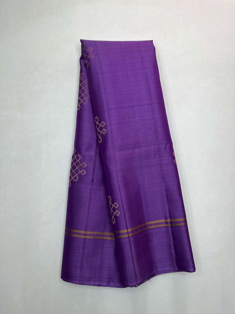 Beautiful Handloom Soft Silk Kolam saree in Lavender color