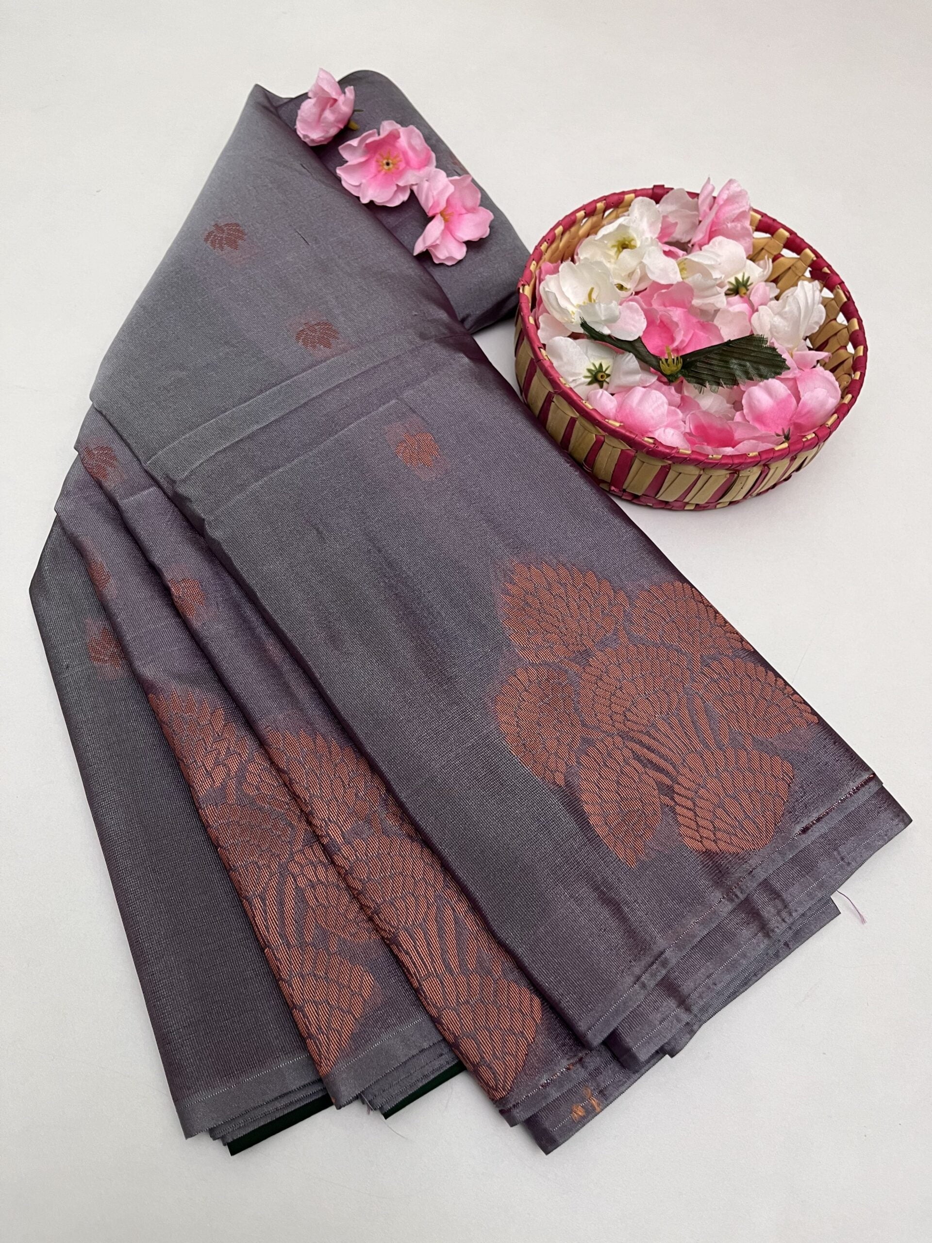 Premium semi soft silk saree in Greyish Pink with Bottle green color