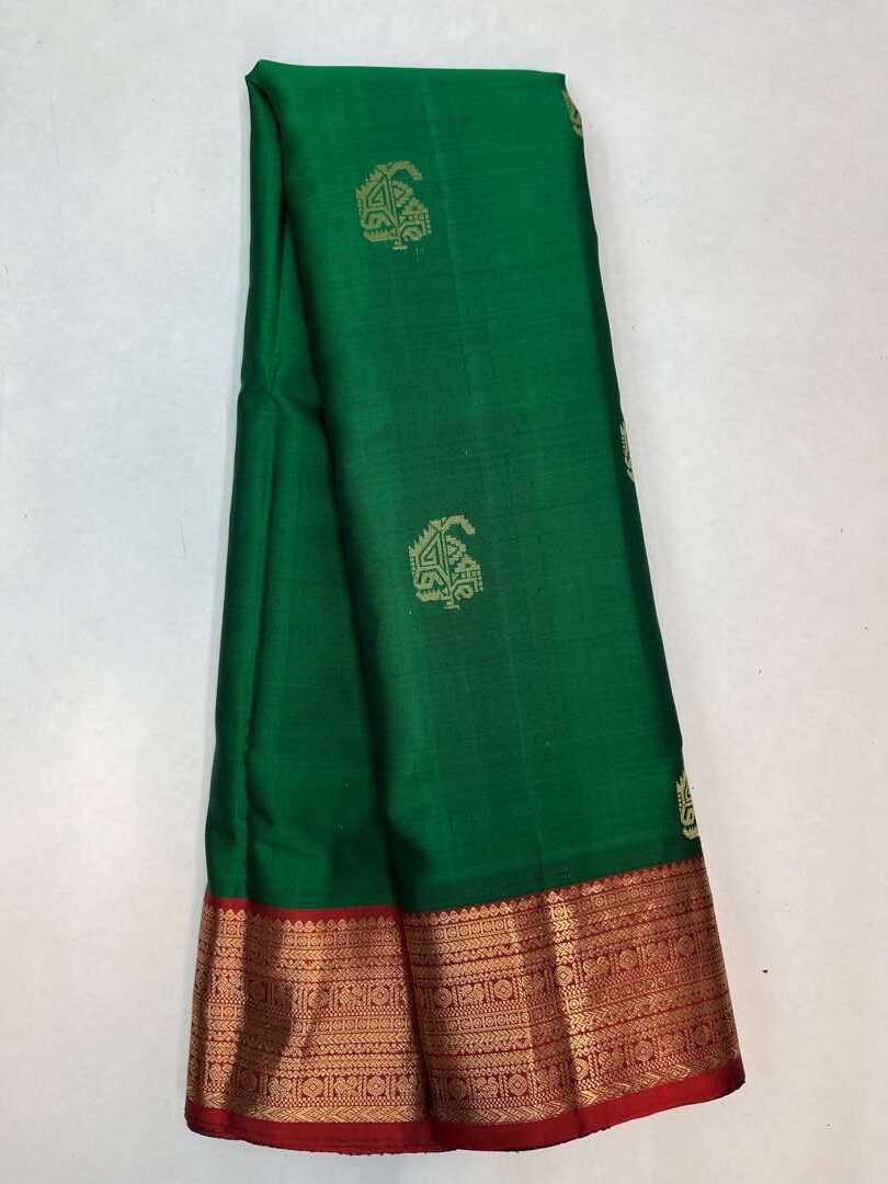 Beautiful Handloom Soft Silk Bhutta saree in Green with Red