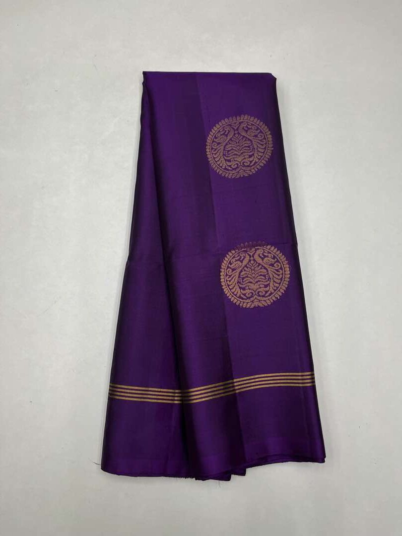 Beautifull Handloom Soft Silk Bhutta saree in Purple Color