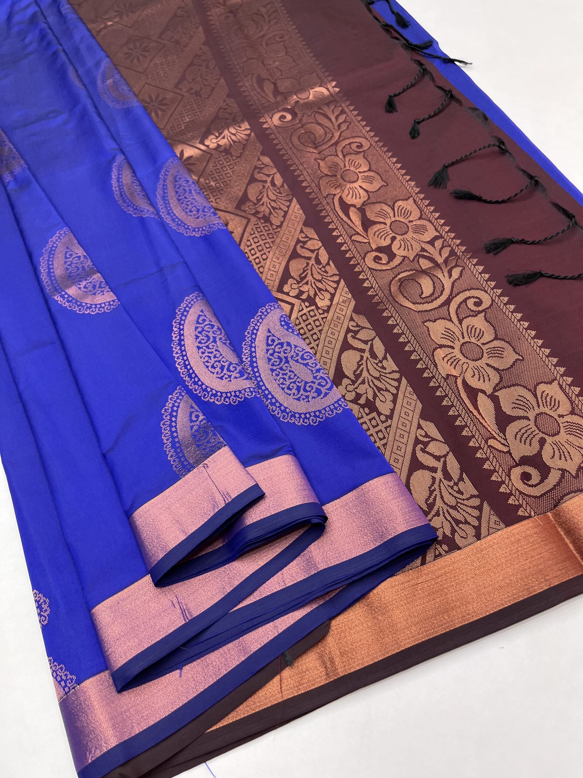 Semi soft silk saree  in Royal blue color