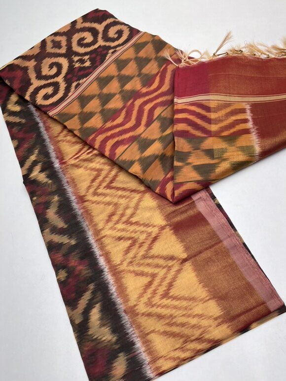 Pochampally Ikkat Kora Cotton Saree