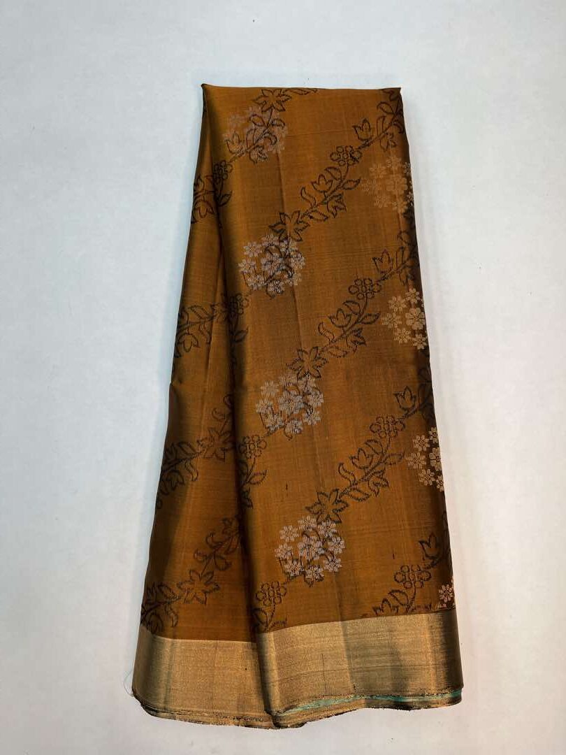 Beautiful Handloom Pure Soft Silk Empose Design Saree Brown with Ramar Green