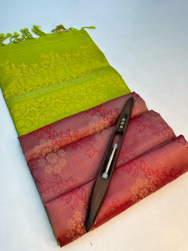 Beautiful Handloom Pure Soft Silk Empose Design Saree in Pastel Red with Green Color